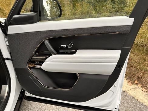 Used 2024 Land Rover Range Rover Sport SE image 19