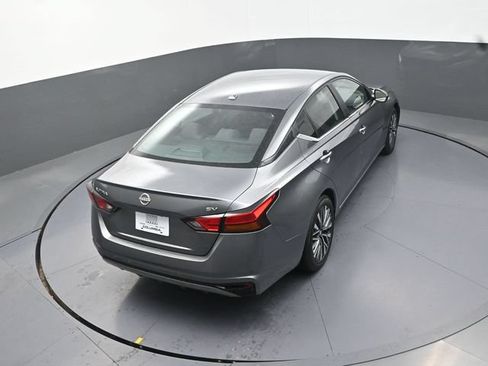 Used 2024 Nissan Altima 2.5 SV FWD image 17