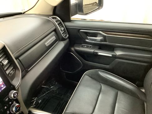 Used 2020 RAM 1500 Laramie AWD/4WD image 22