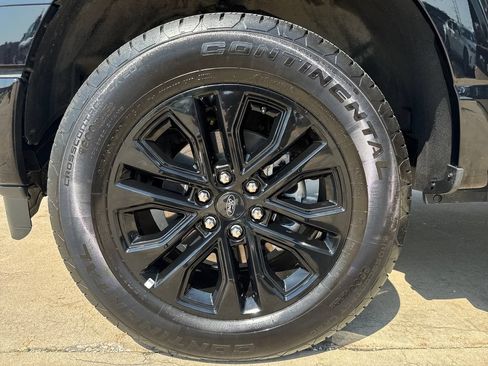 Used 2025 Ford F150 Lariat AWD/4WD image 10
