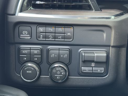 New 2026 Chevrolet Tahoe Premier w/ Sun And Tow Package image 24