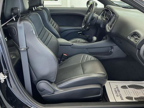 Used 2016 Dodge Challenger SRT Hellcat RWD image 10