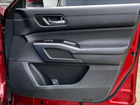 Used 2023 Nissan Pathfinder SL w/ Black Appearance Package image 20