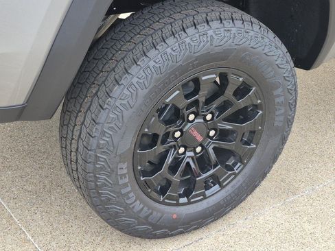 New 2026 GMC Canyon Elevation w/ Convenience Package AWD/4WD image 5