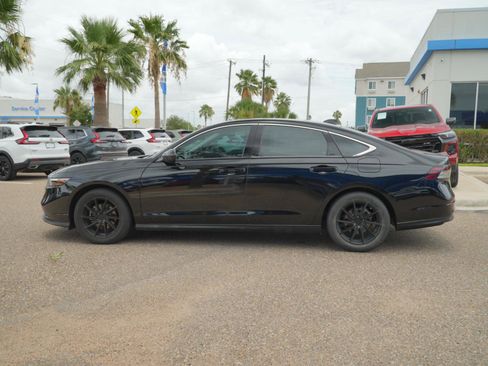Used 2023 Honda Accord EX image 8