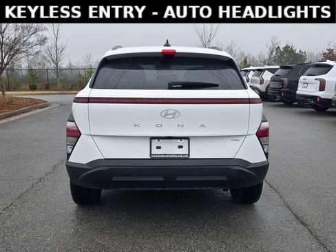 Used 2025 Hyundai Kona SEL image 6