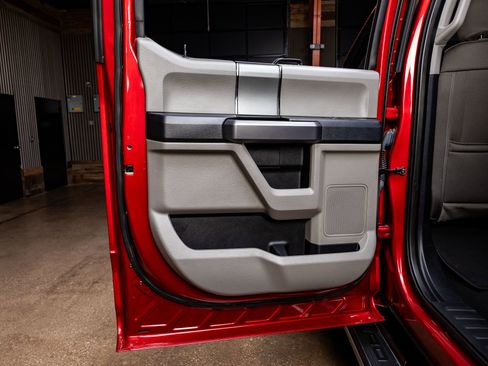 Used 2021 Ford F250 XLT w/ XLT Premium Package image 37