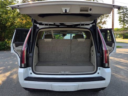 Used 2017 Cadillac Escalade Luxury AWD/4WD image 47
