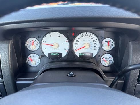 Used 2004 Dodge Ram 2500 Truck SLT image 15