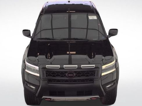 Used 2025 Nissan Frontier PRO-4X AWD/4WD image 8