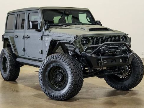 Used 2024 Jeep Wrangler Unlimited Rubicon w/ Technology Group AWD/4WD image 6