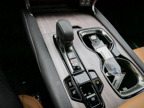 Used 2025 Lexus RX 350 Premium w/ Accessory Package (Z1) image 24