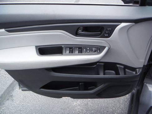 Used 2019 Honda Odyssey EX-L image 18
