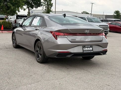 Used 2023 Hyundai Elantra SEL w/ Winter Weather Package FWD image 5