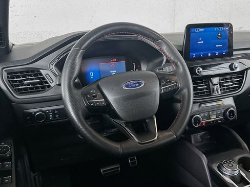 Used 2024 Ford Escape ST-Line w/ Cold Weather Package image 18