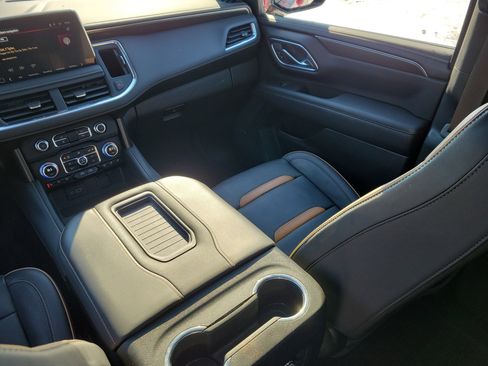 Used 2023 GMC Yukon AT4 w/ AT4 Premium Plus Package image 19