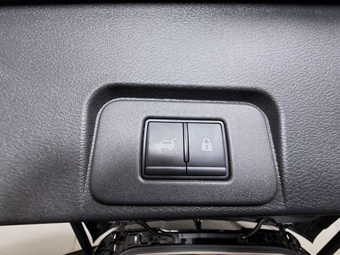 Used 2023 Nissan Rogue Platinum FWD image 42