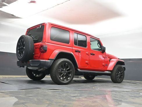 Used 2025 Jeep Wrangler Unlimited Sahara image 14