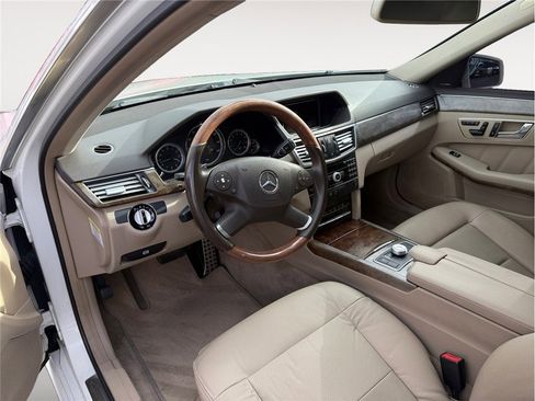 Used 2010 Mercedes-Benz E 350 4MATIC Sedan image 10