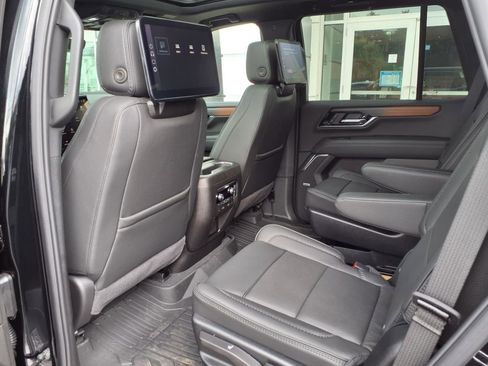 New 2025 GMC Yukon Denali w/ Denali Reserve Package image 7