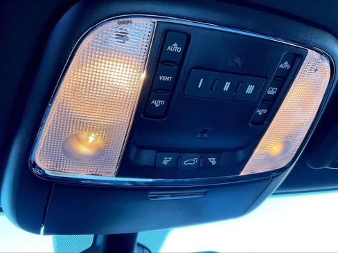 Used 2019 Jeep Grand Cherokee Overland image 31