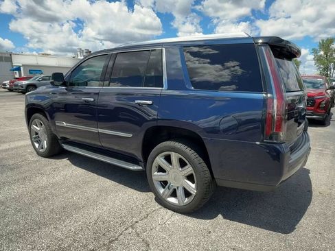 Used 2018 Cadillac Escalade Luxury AWD/4WD image 6
