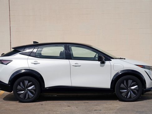 Used 2023 Nissan Ariya AWD image 50