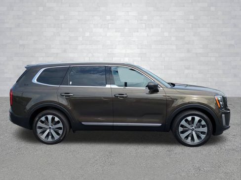 Used 2022 Kia Telluride EX w/ EX Premium Package AWD/4WD image 3