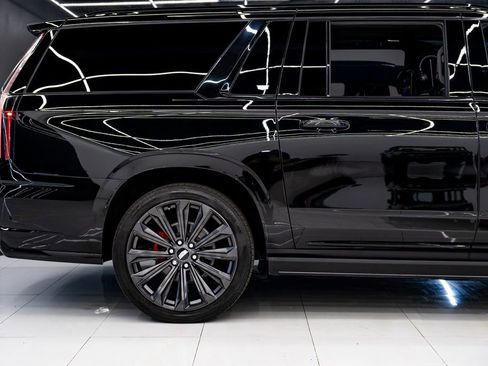 Used 2026 Cadillac Escalade ESV V AWD/4WD image 7