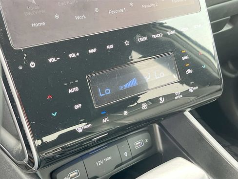 Used 2024 Hyundai Santa Cruz Limited AWD/4WD image 16