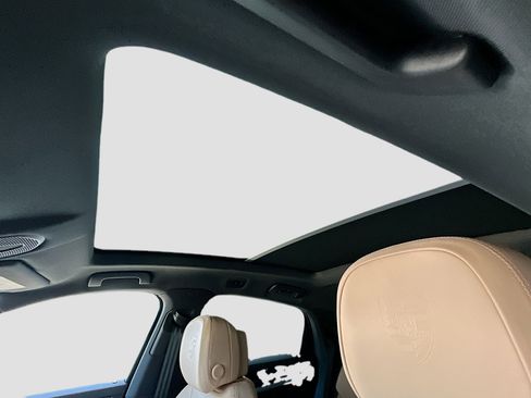 Used 2025 Porsche Cayenne Coupe image 23