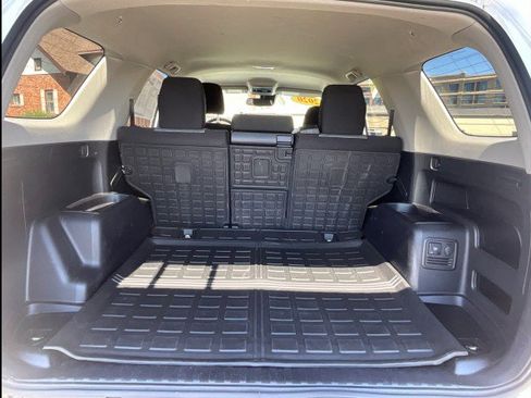 Used 2020 Toyota 4Runner SR5 AWD/4WD image 32