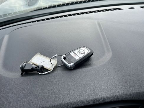 Used 2025 Ford Escape ST-Line image 21