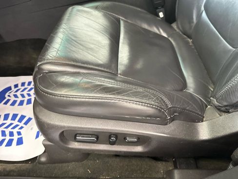 Used 2014 Ford Explorer XLT w/ Equipment Group 202A AWD/4WD image 11