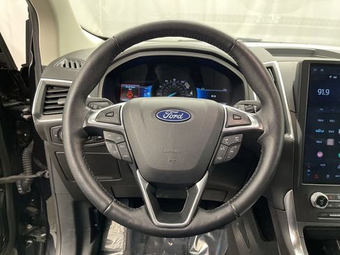 Used 2024 Ford Edge Titanium image 6