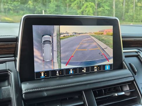 Used 2021 Chevrolet Suburban High Country AWD/4WD image 37