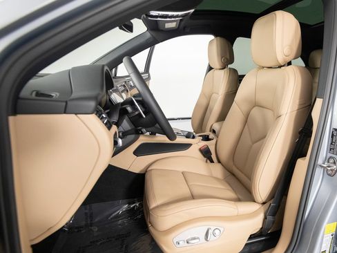 New 2026 Porsche Macan AWD/4WD image 16