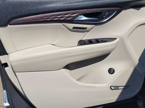 Certified 2021 Buick Envision Avenir w/ Technology Package II AWD/4WD image 14