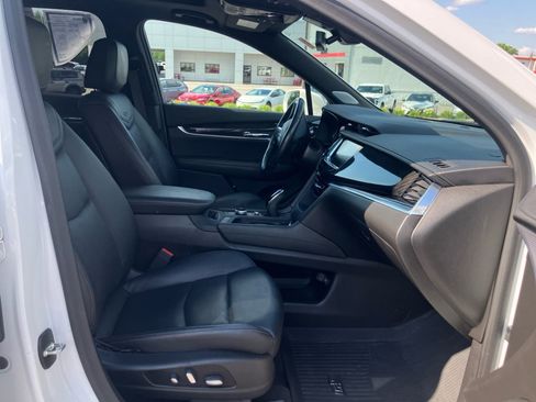 Used 2020 Cadillac XT6 Premium Luxury FWD image 32