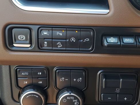 Used 2021 Chevrolet Tahoe High Country w/ Premium Package AWD/4WD image 22