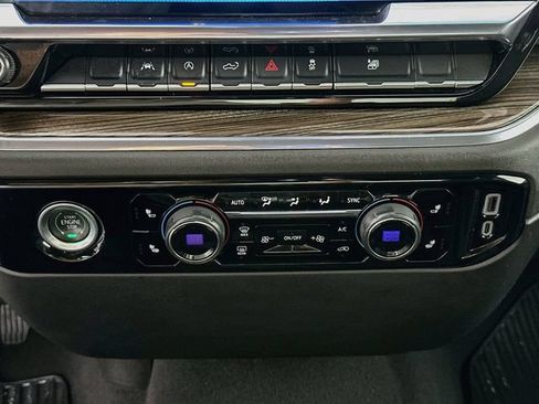 Used 2023 Chevrolet Silverado 1500 LT AWD/4WD image 13