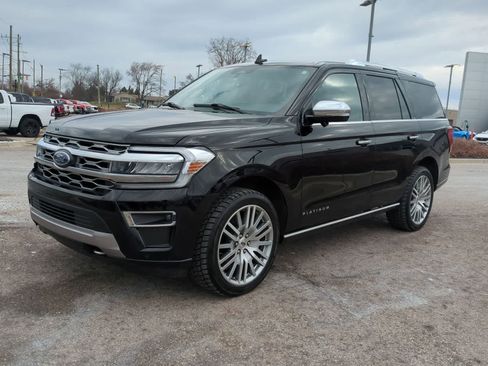 Used 2023 Ford Expedition Platinum image 4