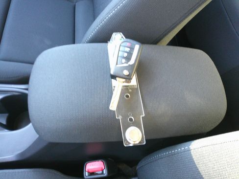 Used 2025 Toyota Corolla LE image 36