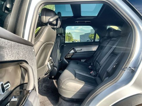 Used 2025 Land Rover Range Rover Sport SE image 15