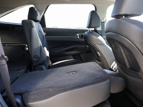 Used 2025 Kia Sorento X-Line EX image 12
