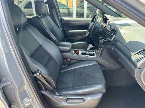 Used 2021 Jeep Grand Cherokee Laredo X AWD/4WD image 12
