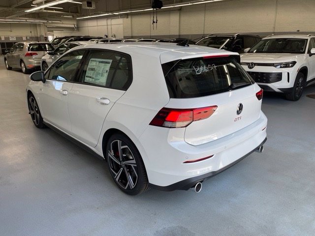 New 2026 Volkswagen GTI SE FWD image 2