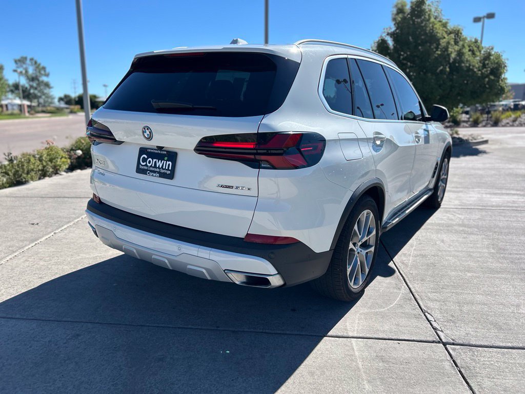 Used 2025 BMW X5 xDrive50e AWD/4WD image 10