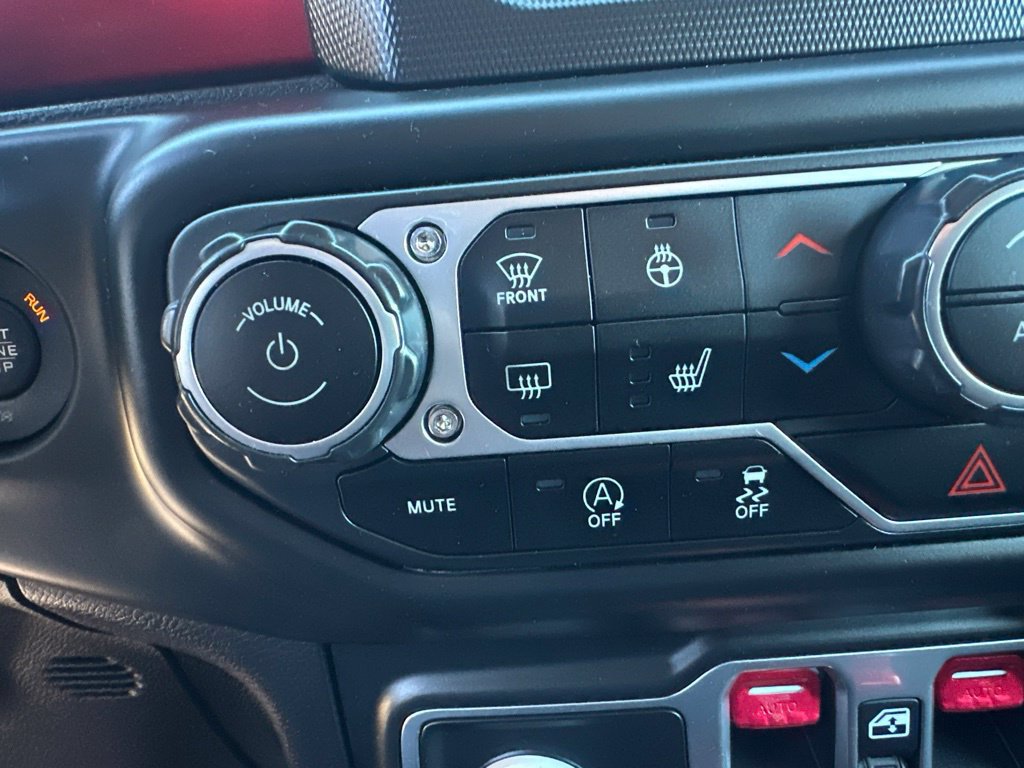 Used 2018 Jeep Wrangler Unlimited Rubicon w/ LED Lighting Group AWD/4WD image 27