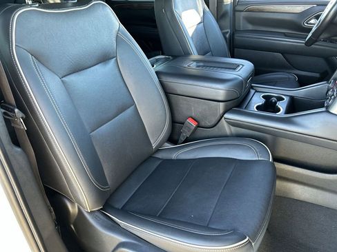 Used 2022 Chevrolet Suburban Premier image 28